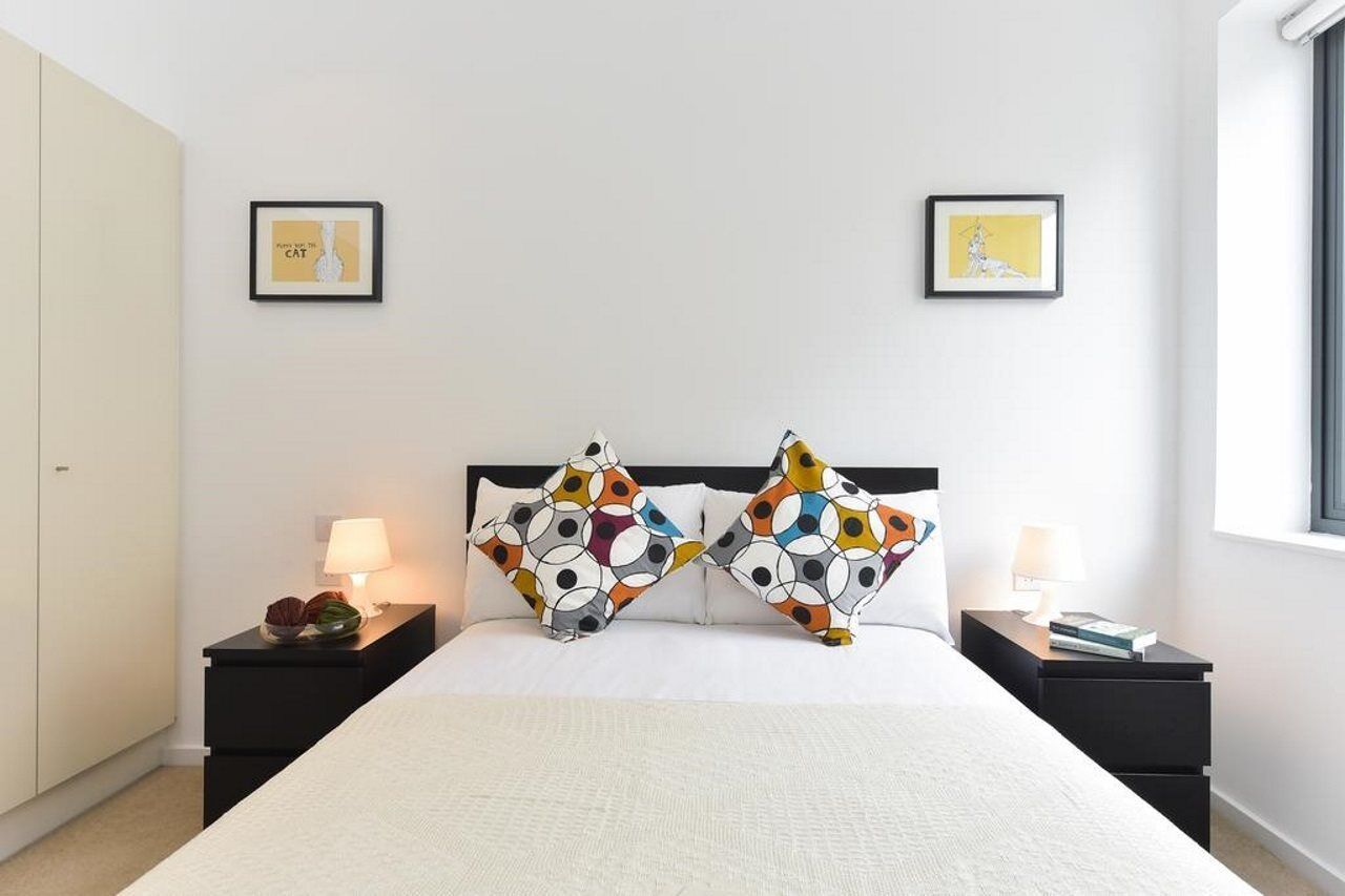 ลอนดอน ฟาริงตัน อพาร์ตเมนต์ Hotel ภายนอก รูปภาพ